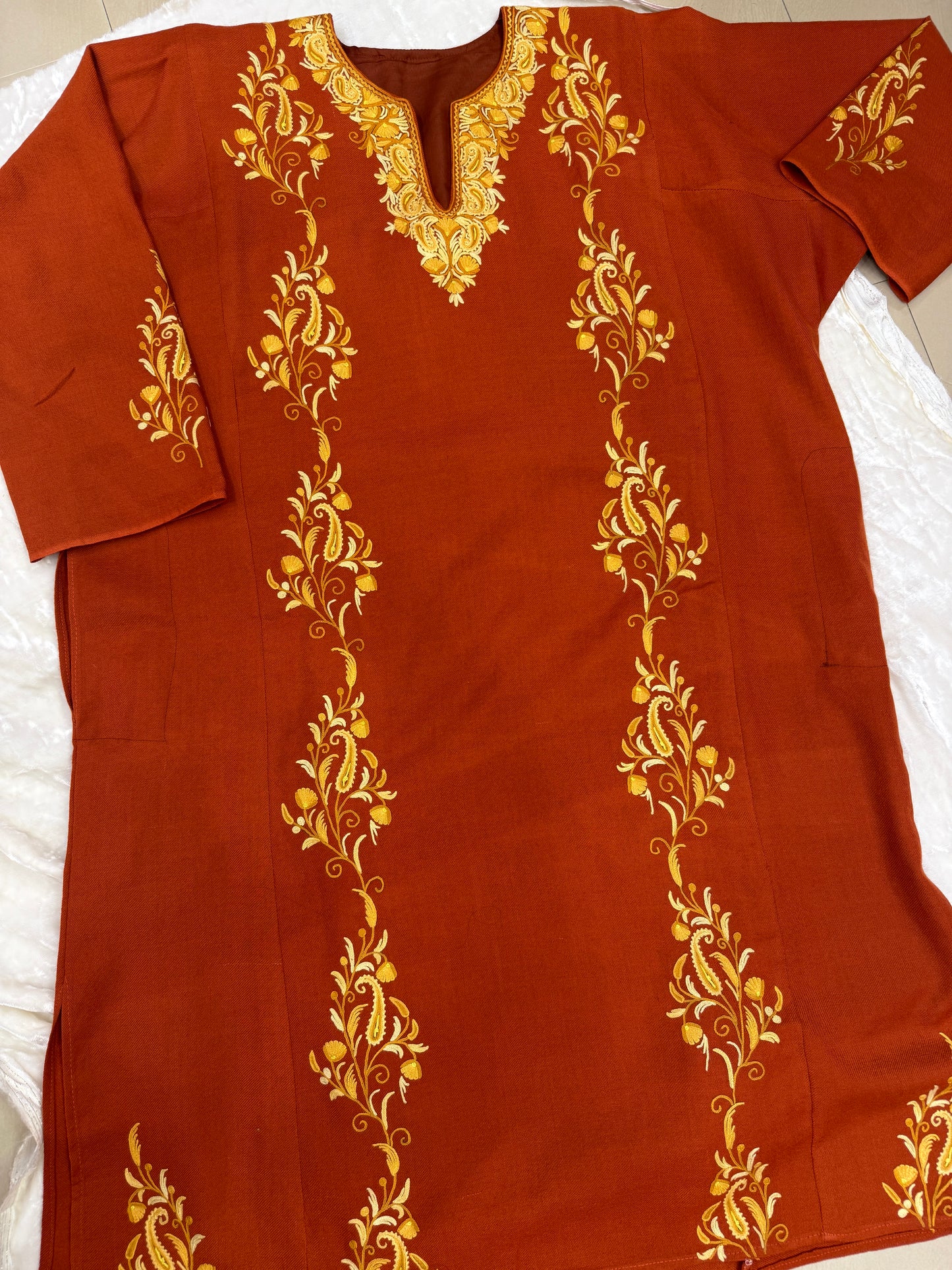 Hand Ari woolen Pheran