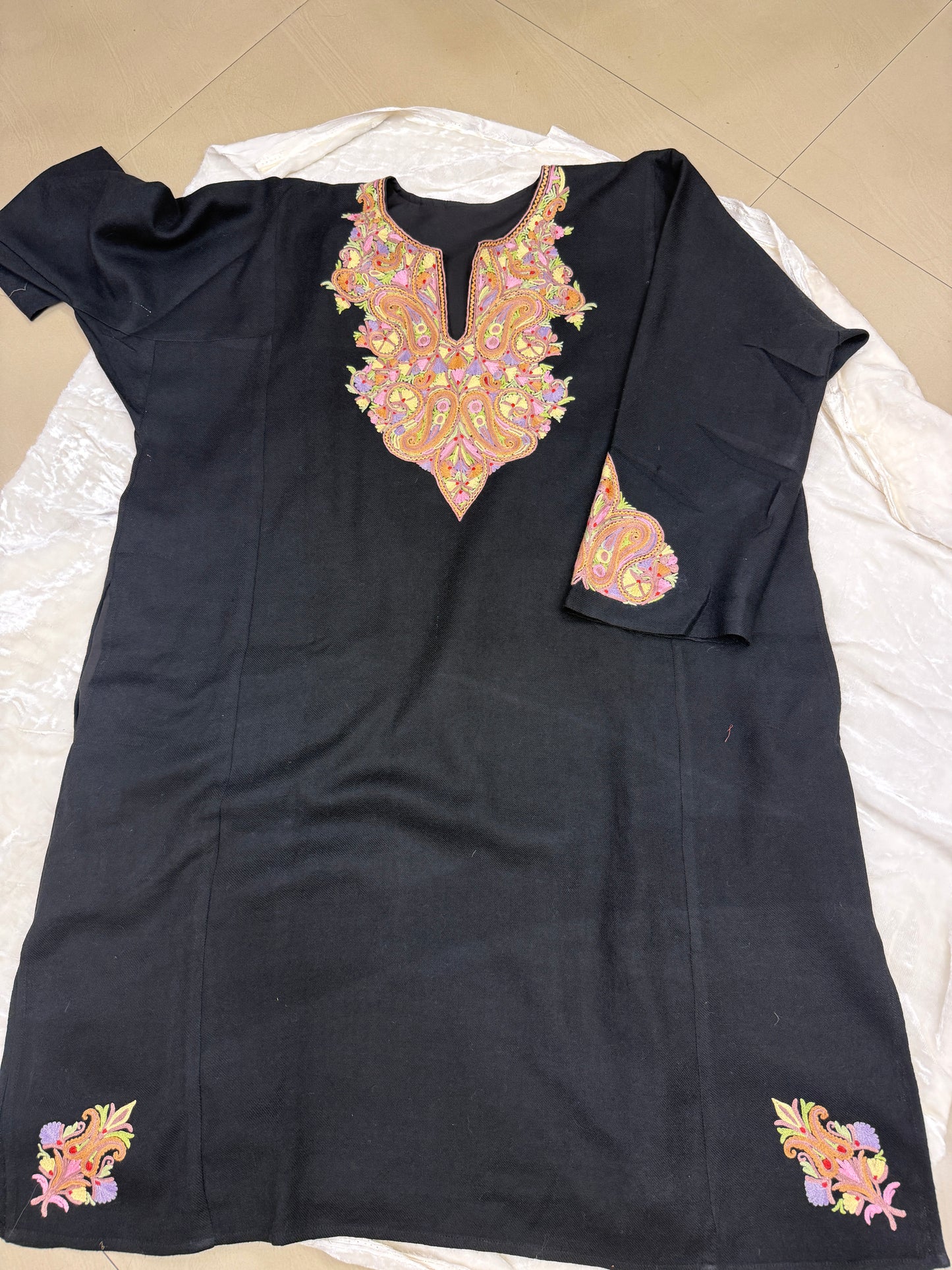 Hand Ari woolen Pheran