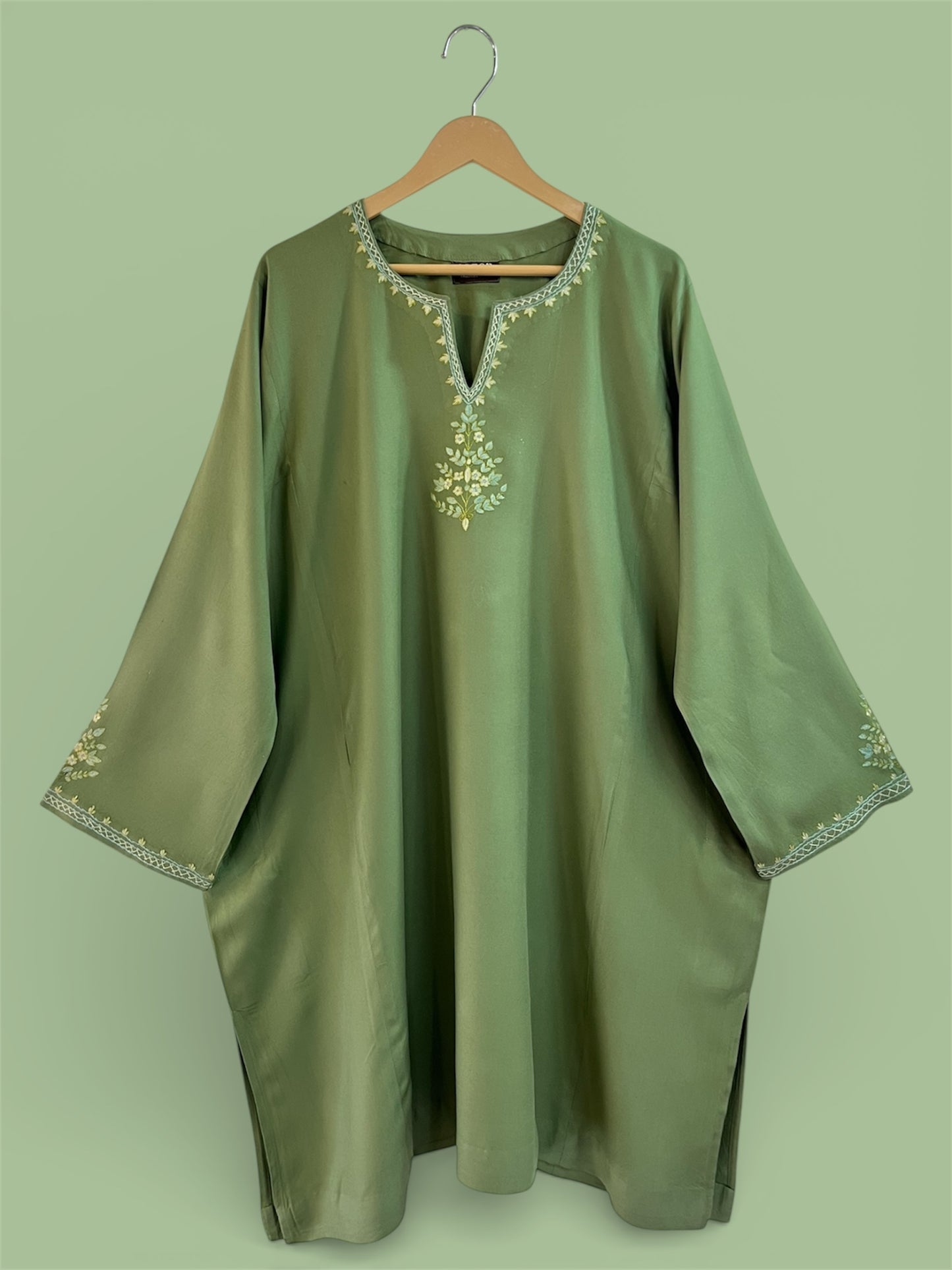 Light Wool Hand Embroidered Pheran Set