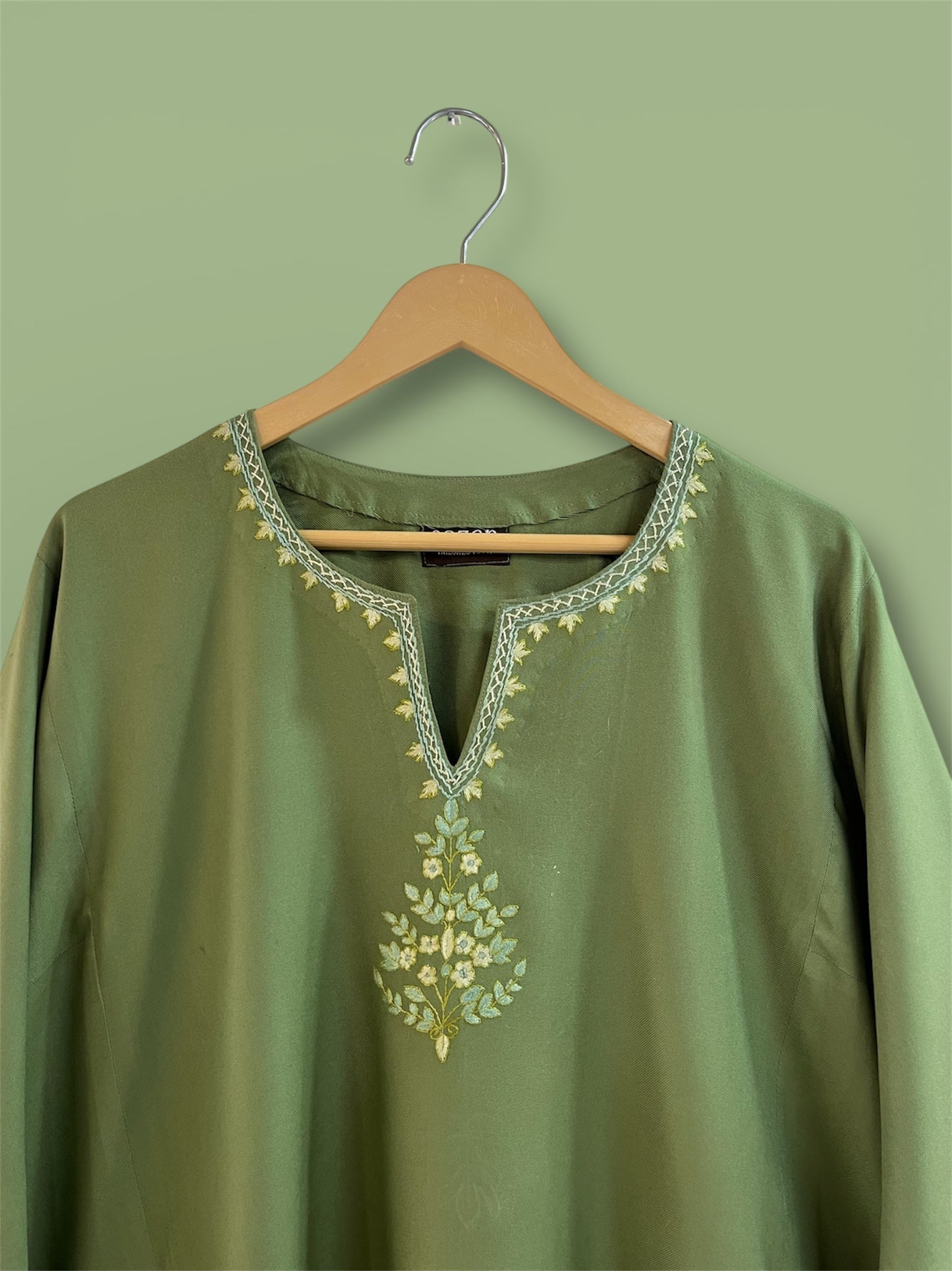 Light Wool Hand Embroidered Pheran Set
