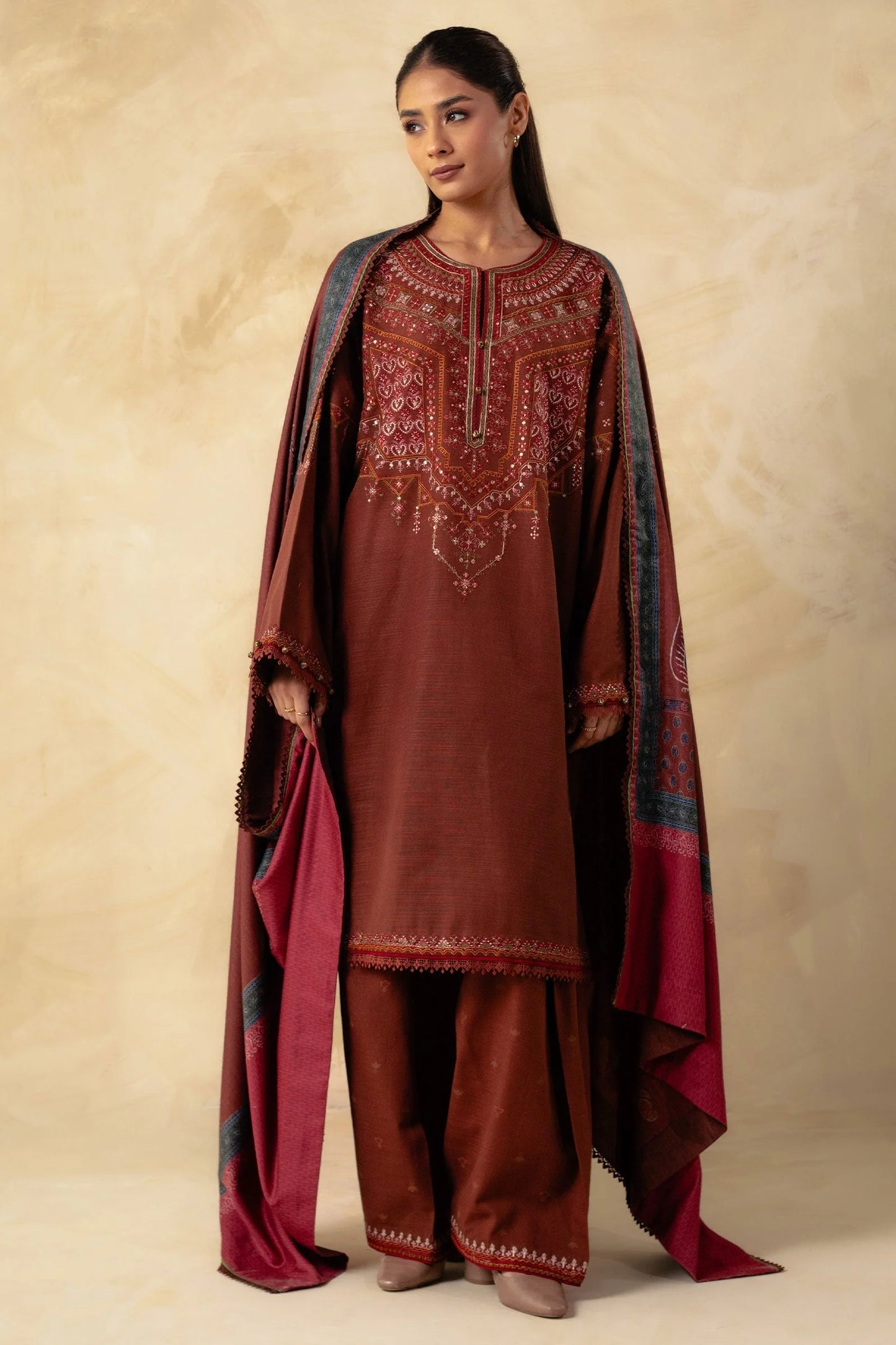 Zara Shahjahan Coco Winter Collection 2023 – ZW23-8A